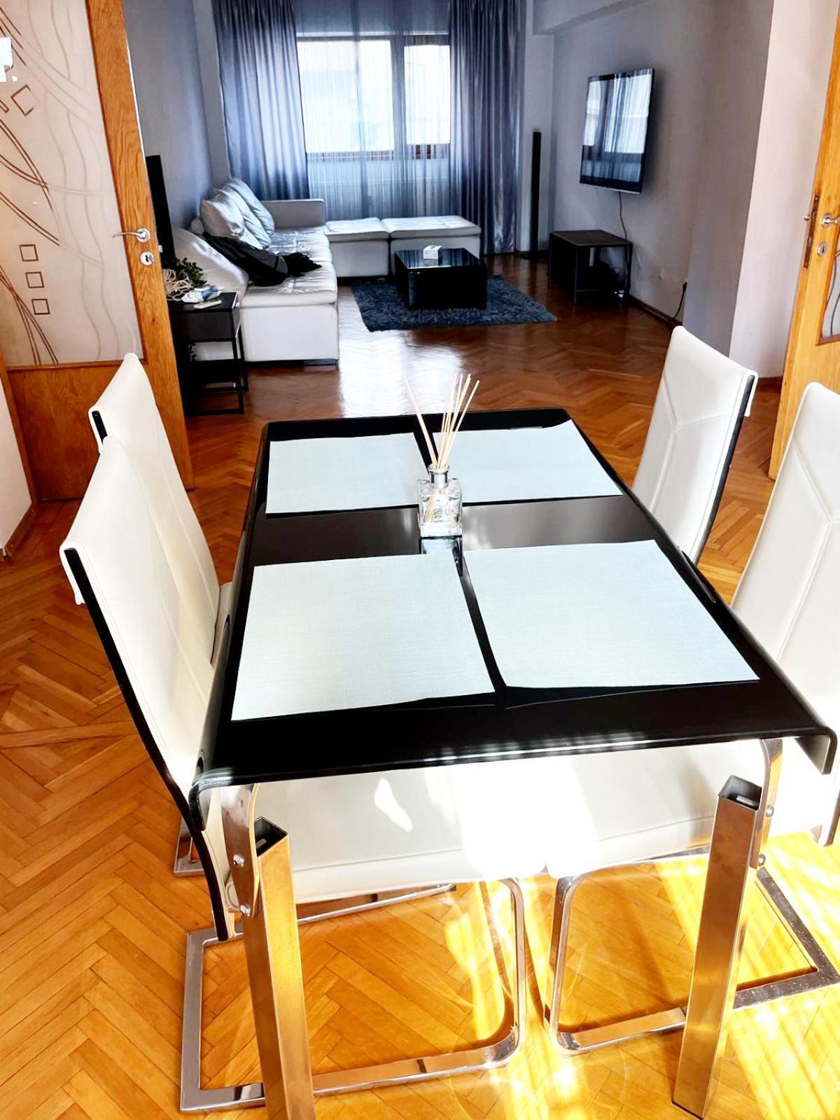 Romana 100 Sqm Deluxe Apartament Bucarest Esterno foto